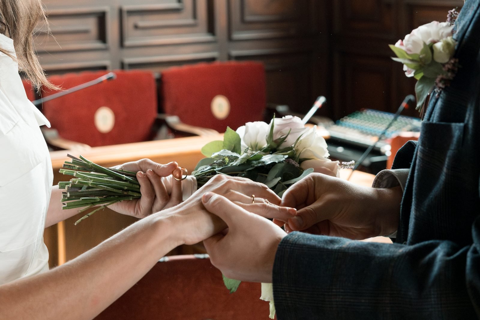 Intercanvi d'anells en un casament civil